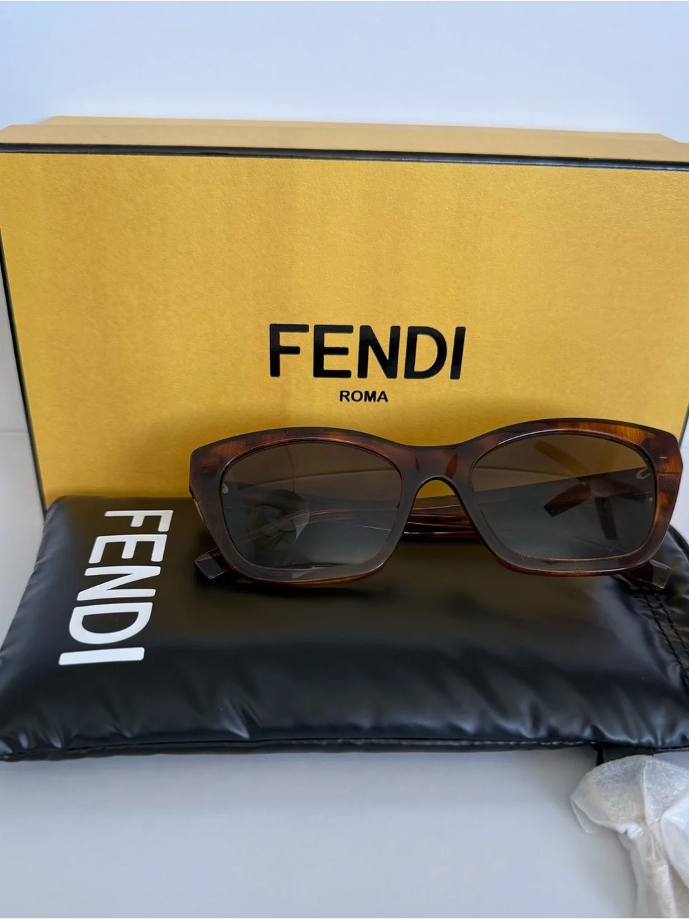 NEW!!! Fendi women sunglasses FE40205I 53E Authentic